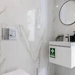 Akisol Galaxy Apartman *